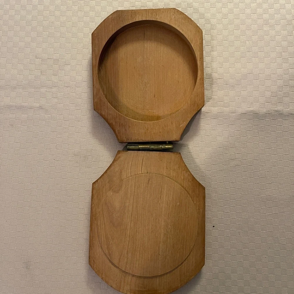 Woodpecker Woodware vintage wooden hinged hamburger press.